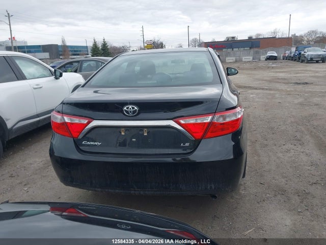12584335 :رقم المزاد ، 4T1BF1FK8GU565584 vin ، 2016 Toyota Camry Le مزاد بيع