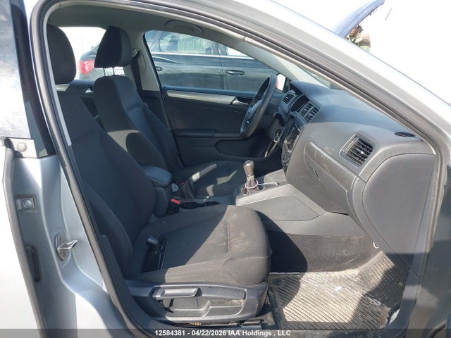 3VW1K7AJ9FM325912 Volkswagen JETTA S