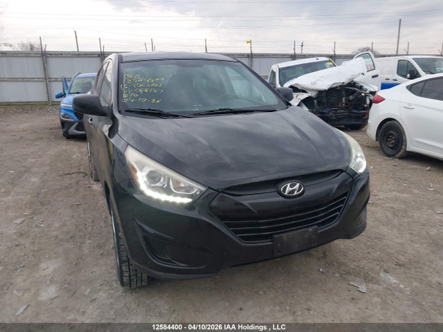 KM8JT3AF9FU068147 Hyundai TUCSON GLS