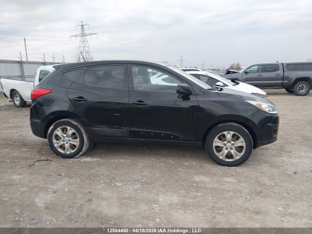 KM8JT3AF9FU068147 Hyundai TUCSON GLS