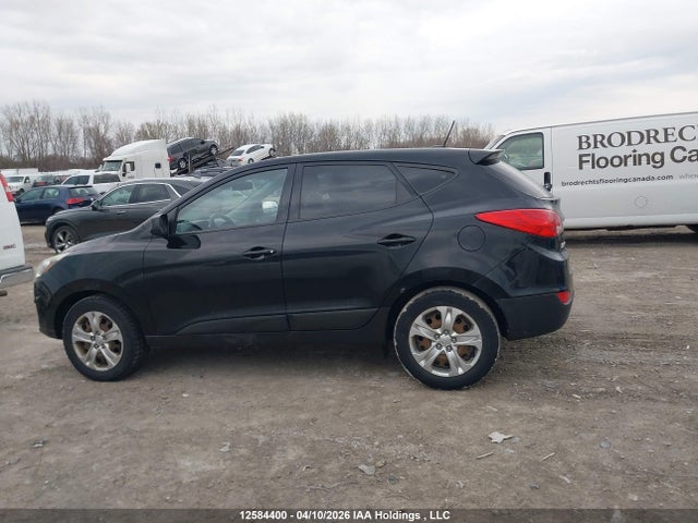 KM8JT3AF9FU068147 Hyundai TUCSON GLS