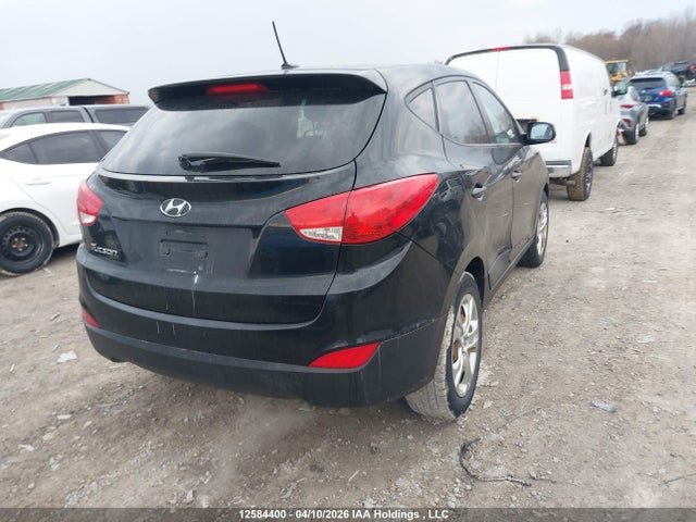 KM8JT3AF9FU068147 Hyundai TUCSON GLS