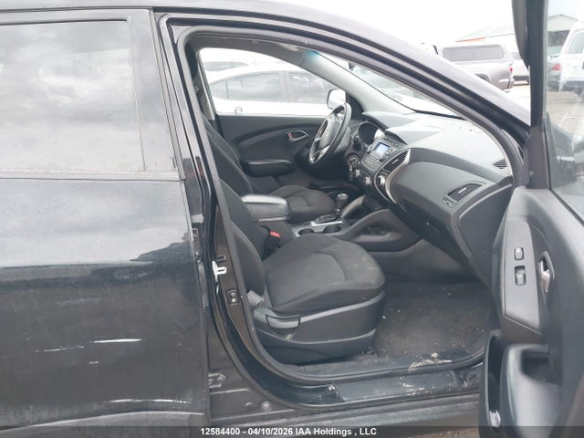 KM8JT3AF9FU068147 Hyundai TUCSON GLS