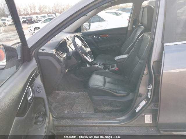 JN8AT2MV7JW320402 Nissan Rogue