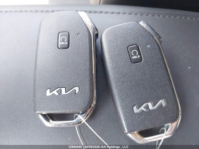 KNDCR3L1XR5082828 KIA NIRO EV