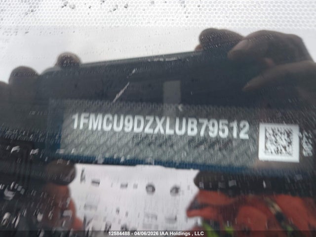 12584488 :رقم المزاد ، 1FMCU9DZXLUB79512 vin ، 2020 Ford Escape Titanium مزاد بيع