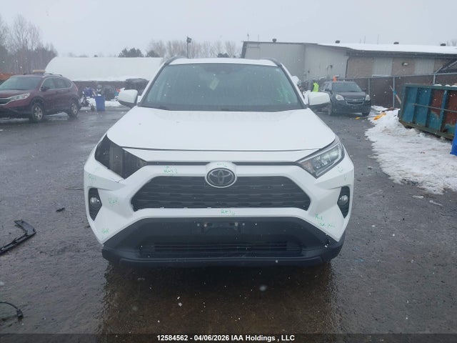 2021 Toyota Rav4 Xle მანქანა იყიდება აუქციონზე, vin: 2T3R1RFVXMC220549, აუქციონის ნომერი: 12584562