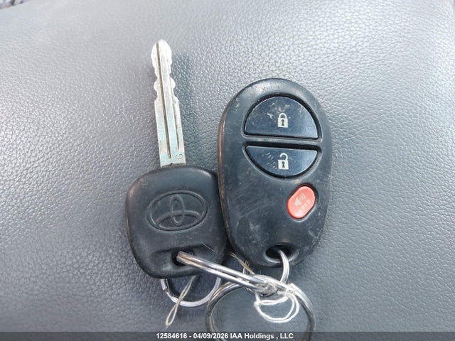 Продажа на аукционе авто 2011 Toyota Tacoma V6, vin: 5TFLU4EN1BX010737, номер лота: 12584616