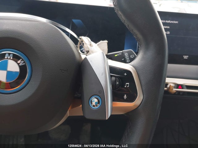 12584624 :رقم المزاد ، WB513CF06PCL78624 vin ، 2023 Bmw Ix Xdrive40 مزاد بيع