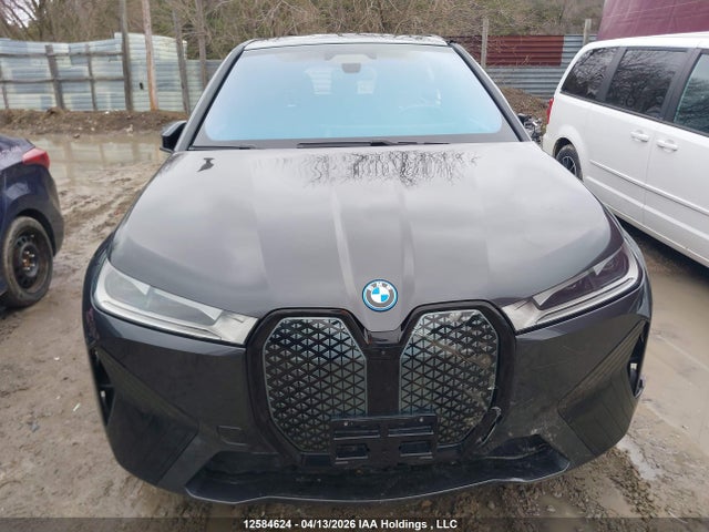 12584624 :رقم المزاد ، WB513CF06PCL78624 vin ، 2023 Bmw Ix Xdrive40 مزاد بيع