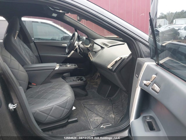 12584624 :رقم المزاد ، WB513CF06PCL78624 vin ، 2023 Bmw Ix Xdrive40 مزاد بيع