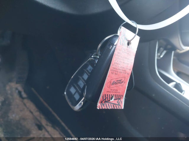 1GNEVGKW2JJ255611 Chevrolet Traverse Lt Cloth