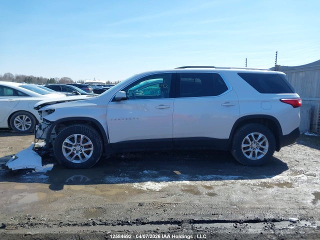 1GNEVGKW2JJ255611 Chevrolet Traverse Lt Cloth