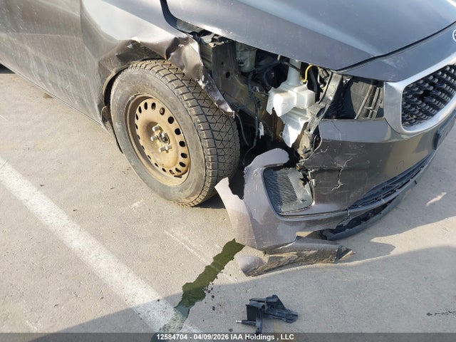 KNDMB5C16H6251384 KIA SEDONA LX