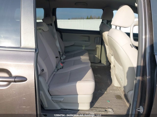 KNDMB5C16H6251384 KIA SEDONA LX