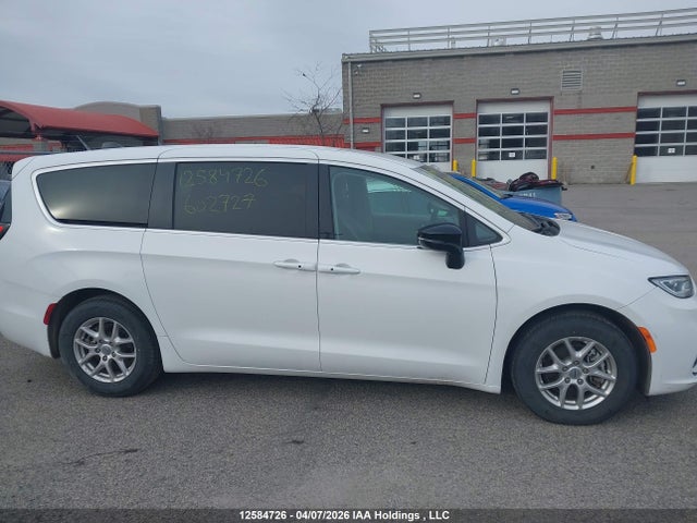 Chrysler Pacifica Touring L 2024 2C4RC1BG2RR107259 Image 13