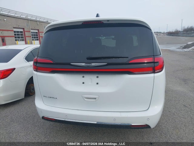 Chrysler Pacifica Touring L 2024 2C4RC1BG2RR107259 Image 16