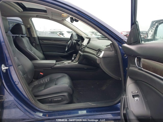 1HGCV1F91JA807442 Honda Accord Touring