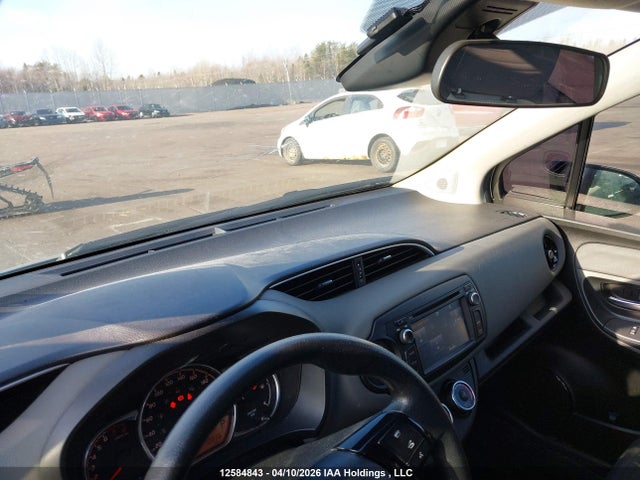 VNKKTUD30JA094234 Toyota YARIS LE