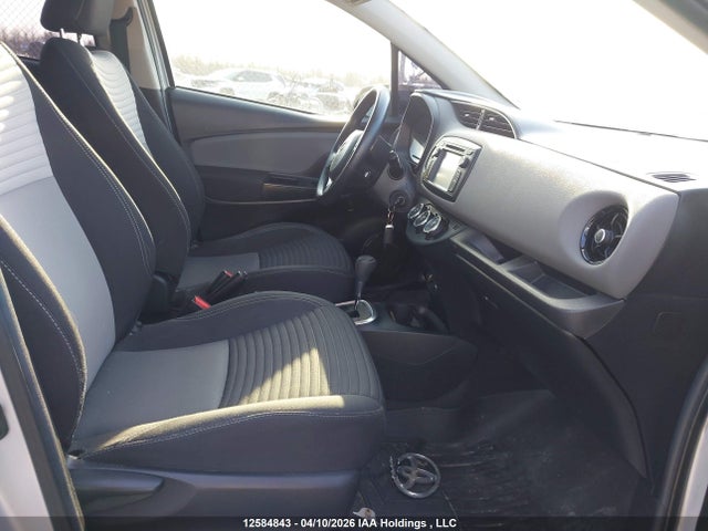 VNKKTUD30JA094234 Toyota YARIS LE