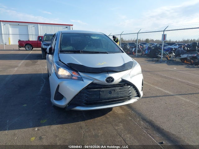VNKKTUD30JA094234 Toyota YARIS LE