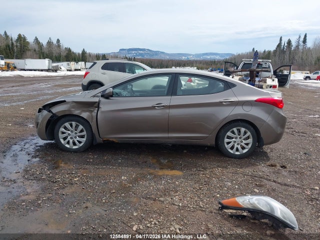 2013 Hyundai Elantra Gl მანქანა იყიდება აუქციონზე, vin: 5NPDH4AE2DH222382, აუქციონის ნომერი: 12584891