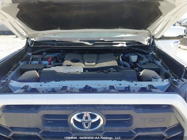 2024 Toyota Tundra Crewmax Sr/crewmax Sr5 მანქანა იყიდება აუქციონზე, vin: 5TFLA5DB7RX147956, აუქციონის ნომერი: 12584948
