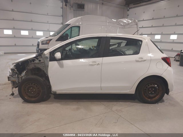 2017 Toyota Yaris Le მანქანა იყიდება აუქციონზე, vin: VNKKTUD31HA075069, აუქციონის ნომერი: 12584954