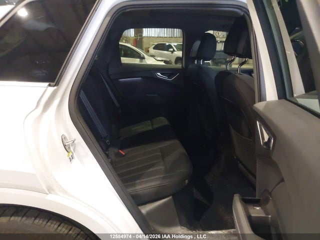 12584974 :رقم المزاد ، WA1GUAFZ7RP057034 vin ، 2024 Audi Q4 E-tron مزاد بيع