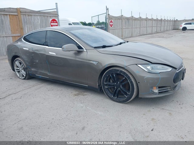 Tesla Model S 70d/85d/p85d 2015 5YJSA1E21FF106621 Image 13