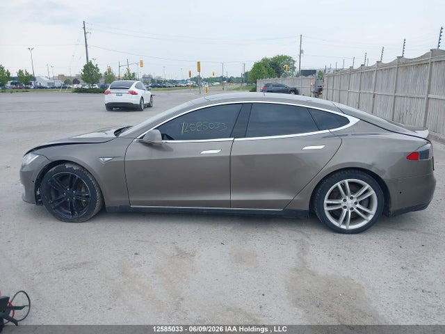 Tesla Model S 70d/85d/p85d 2015 5YJSA1E21FF106621 Image 14