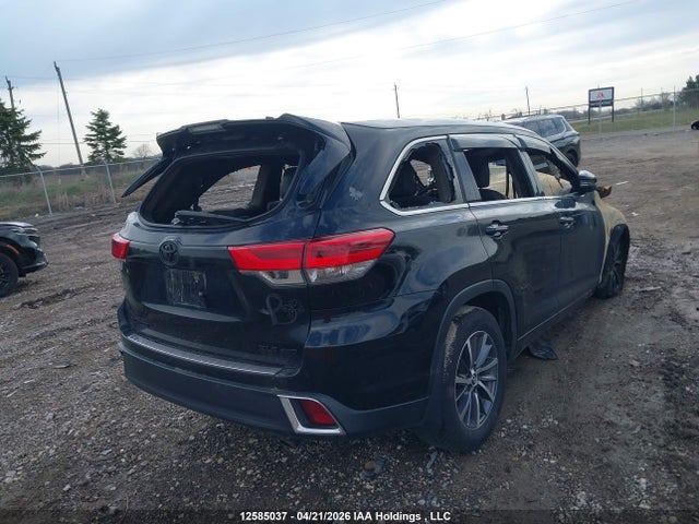 12585037 :رقم المزاد ، 5TDJZRFH5JS538199 vin ، 2018 Toyota Highlander Xle مزاد بيع