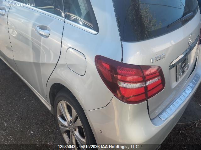 WDDMH4GB1FJ358628 Mercedes-Benz B 250 4matic
