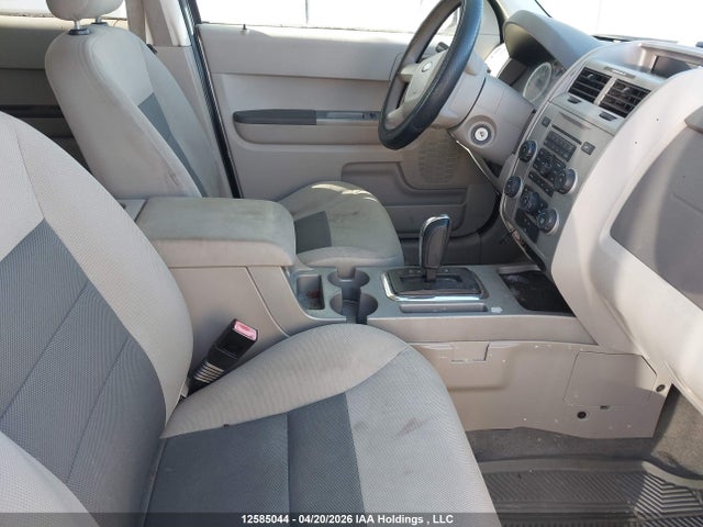 12585044 :رقم المزاد ، 1FMCU49HX8KA31978 vin ، 2008 Ford Escape Hev مزاد بيع