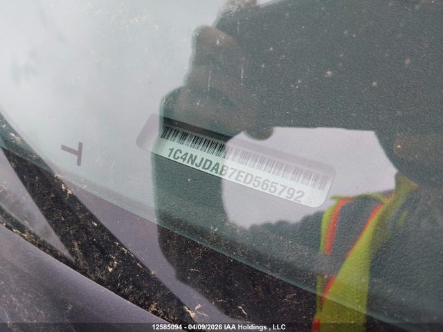 Продажа на аукционе авто 2014 Jeep Compass Sport, vin: 1C4NJDAB7ED565792, номер лота: 12585094
