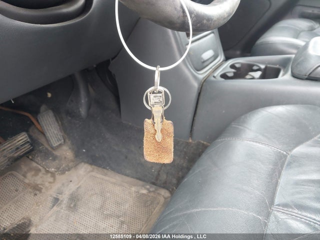 12585109 :رقم المزاد ، 2GTEK19TX11262049 vin ، 2001 Gmc New Sierra K1500 مزاد بيع