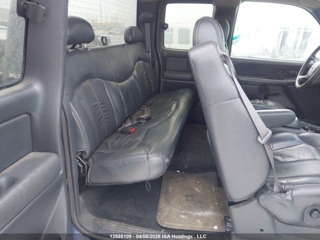 12585109 :رقم المزاد ، 2GTEK19TX11262049 vin ، 2001 Gmc New Sierra K1500 مزاد بيع