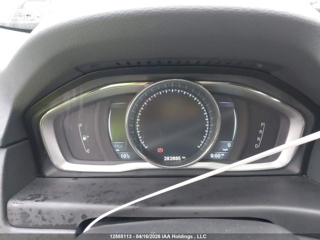 YV4902NM2F1214115 Volvo Xc70 T6/platinum