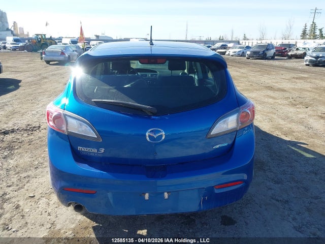 12585135 :رقم المزاد ، JM1BL1L76C1638136 vin ، 2012 Mazda 3 I مزاد بيع