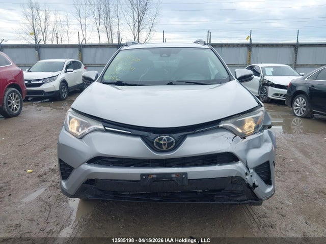 12585198 :رقم المزاد ، 2T3ZFREV0JW460254 vin ، 2018 Toyota Rav4 مزاد بيع