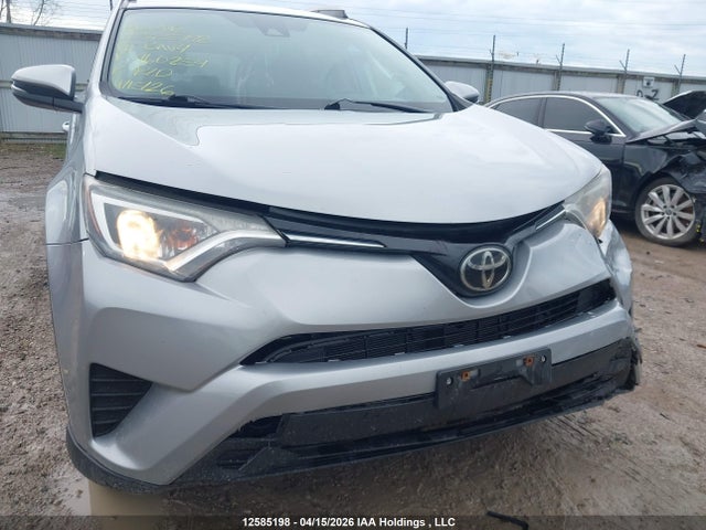 12585198 :رقم المزاد ، 2T3ZFREV0JW460254 vin ، 2018 Toyota Rav4 مزاد بيع