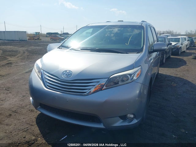 12585251 :رقم المزاد ، 5TDDK3DC0GS146343 vin ، 2016 Toyota Sienna Xle/limited مزاد بيع
