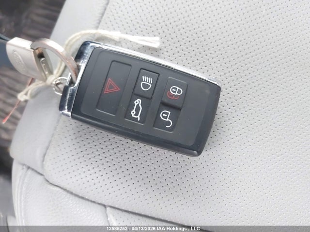 Продажа на аукционе авто 2026 Land Rover Range Rover Velar Dynamic Se P250 Gas, vin: SALYL2EX8TA823892, номер лота: 12585252