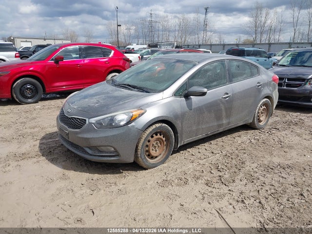 12585288 :رقم المزاد ، KNAFX4A63F5424815 vin ، 2015 Kia Forte Lx مزاد بيع