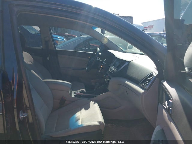 12585336 :رقم المزاد ، KM8J2CA40HU551496 vin ، 2017 Hyundai Tucson مزاد بيع