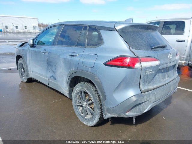 12585385 :رقم المزاد ، 7MUCAABG8PV048188 vin ، 2023 Toyota Corolla Cross Le مزاد بيع