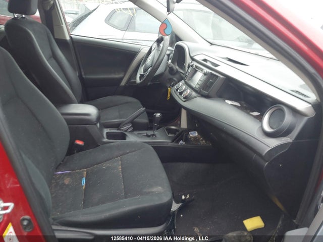 2T3ZFREV5GW304588 Toyota RAV4 LE