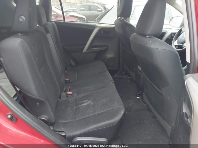 2T3ZFREV5GW304588 Toyota RAV4 LE