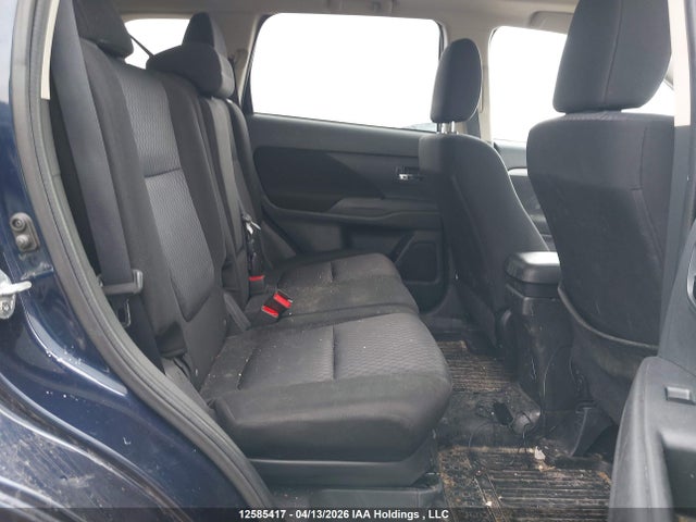 JA4JZ3AX2EZ602659 Mitsubishi Outlander Se