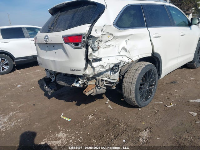 5TDJKRFH0FS220101 Toyota Highlander Xle